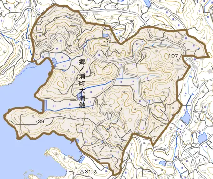 郷ノ浦町大浦触とその周辺の地図。町の範囲を重ねている