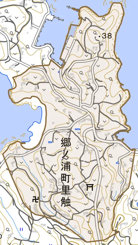 郷ノ浦町里触とその周辺の地図。町の範囲を重ねている
