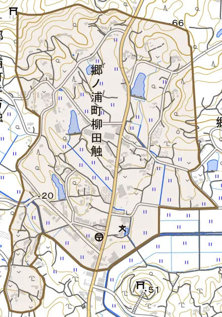 郷ノ浦町柳田触とその周辺の地図。町の範囲を重ねている