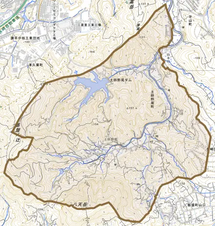 土師野尾町とその周辺の地図。町の範囲を重ねている
