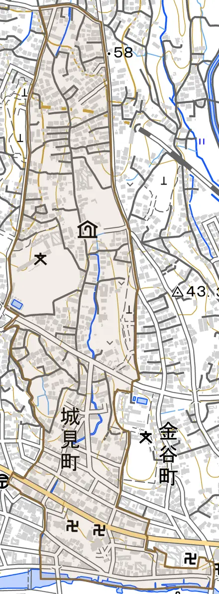 城見町とその周辺の地図。町の範囲を重ねている