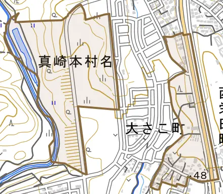 大字真崎本村名とその周辺の地図。町の範囲を重ねている