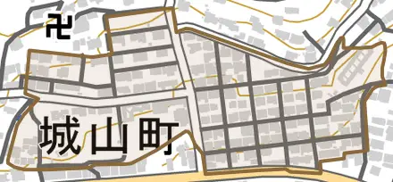城山町とその周辺の地図。町の範囲を重ねている