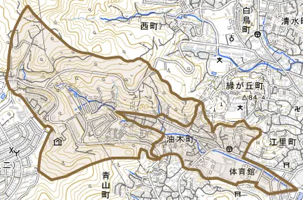 油木町とその周辺の地図。町の範囲を重ねている