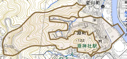 淵町とその周辺の地図。町の範囲を重ねている