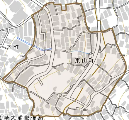 東山町とその周辺の地図。町の範囲を重ねている