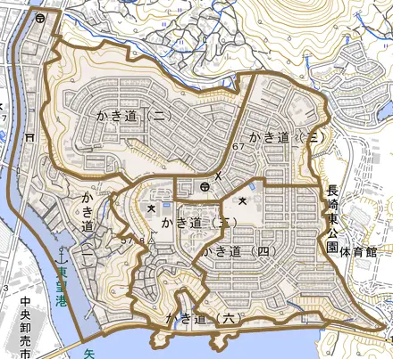 かき道とその周辺の地図。町の範囲を重ねている