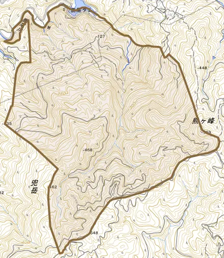 鹿尾町とその周辺の地図。町の範囲を重ねている