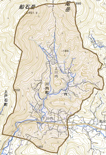 川内町とその周辺の地図。町の範囲を重ねている