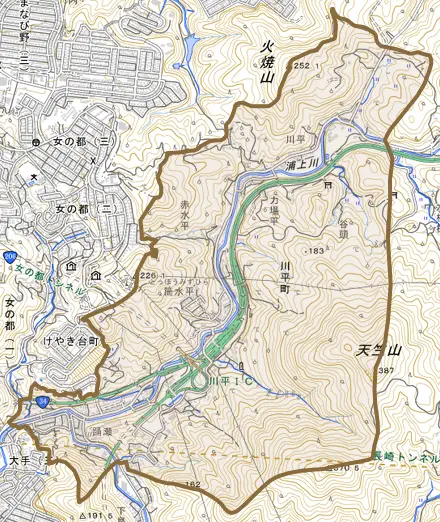 川平町とその周辺の地図。町の範囲を重ねている