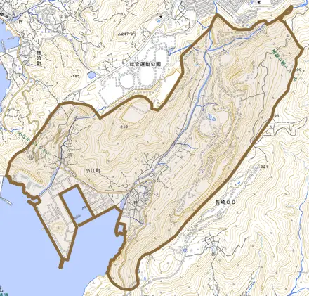 小江町とその周辺の地図。町の範囲を重ねている