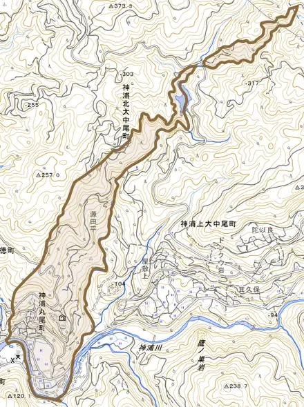 神浦丸尾町とその周辺の地図。町の範囲を重ねている
