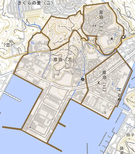 京泊とその周辺の地図。町の範囲を重ねている