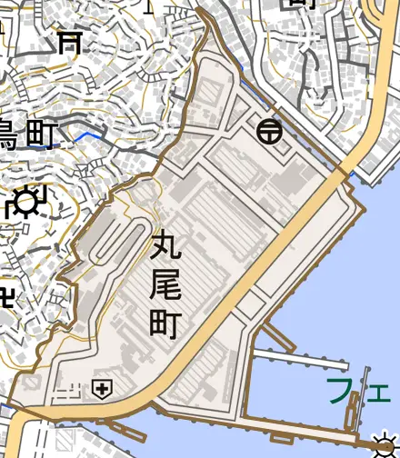 丸尾町とその周辺の地図。町の範囲を重ねている