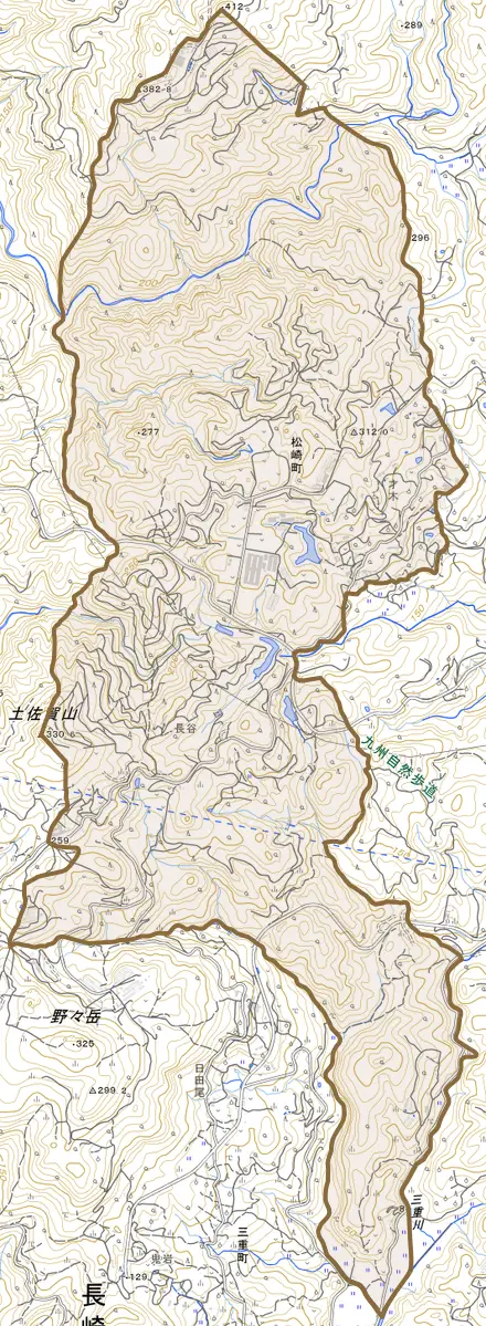 松崎町とその周辺の地図。町の範囲を重ねている