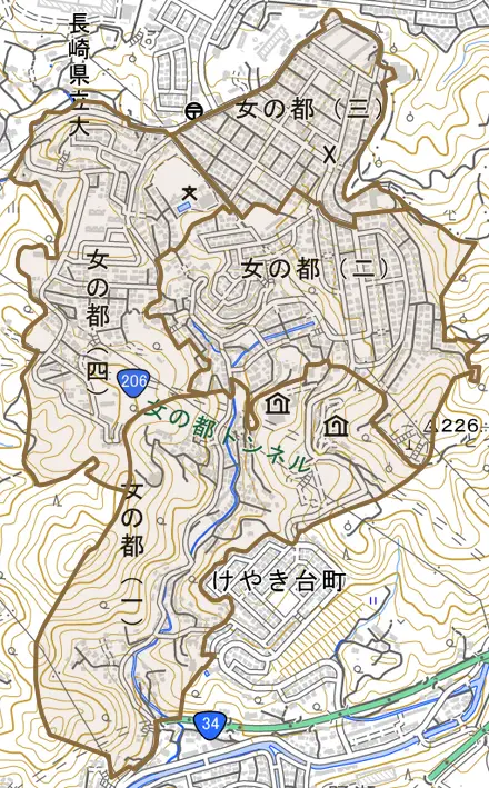 女の都とその周辺の地図。町の範囲を重ねている
