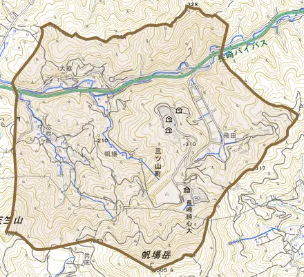 三ツ山町とその周辺の地図。町の範囲を重ねている