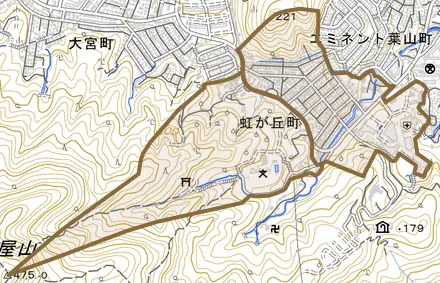 虹が丘町とその周辺の地図。町の範囲を重ねている