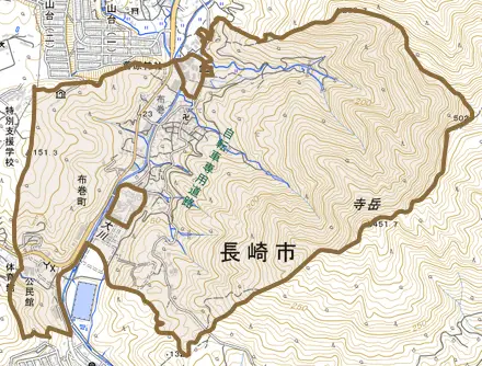 布巻町とその周辺の地図。町の範囲を重ねている