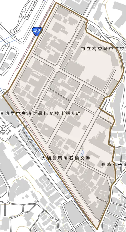 大浦町とその周辺の地図。町の範囲を重ねている