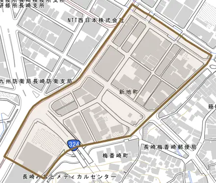 新地町とその周辺の地図。町の範囲を重ねている