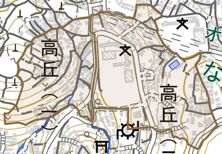 高丘とその周辺の地図。町の範囲を重ねている