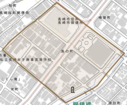 魚の町とその周辺の地図。町の範囲を重ねている