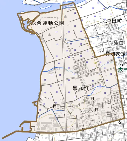 黒丸町とその周辺の地図。町の範囲を重ねている