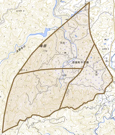 西彼町平原郷とその周辺の地図。町の範囲を重ねている