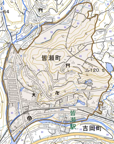 皆瀬町とその周辺の地図。町の範囲を重ねている