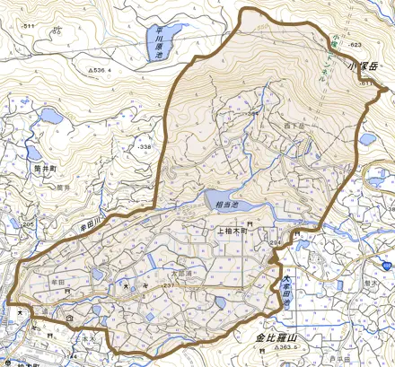 上柚木町とその周辺の地図。町の範囲を重ねている