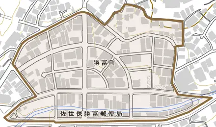 勝富町とその周辺の地図。町の範囲を重ねている