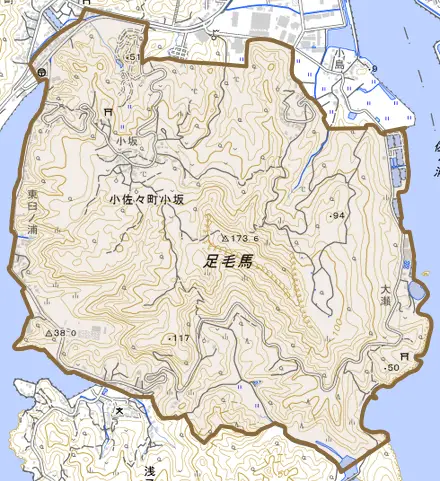 小佐々町小坂とその周辺の地図。町の範囲を重ねている