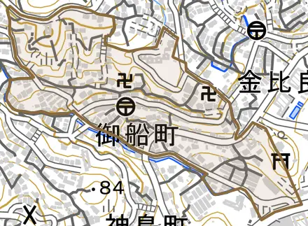 御船町とその周辺の地図。町の範囲を重ねている