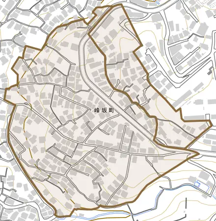 峰坂町とその周辺の地図。町の範囲を重ねている