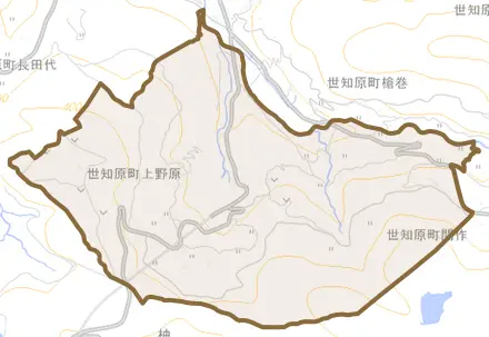 世知原町上野原とその周辺の地図。町の範囲を重ねている