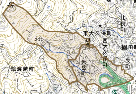 矢岳町とその周辺の地図。町の範囲を重ねている