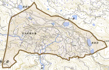 吉井町梶木場とその周辺の地図。町の範囲を重ねている