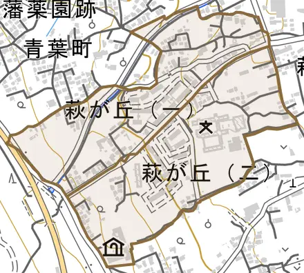 萩が丘とその周辺の地図。町の範囲を重ねている