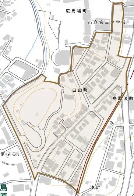白山町とその周辺の地図。町の範囲を重ねている