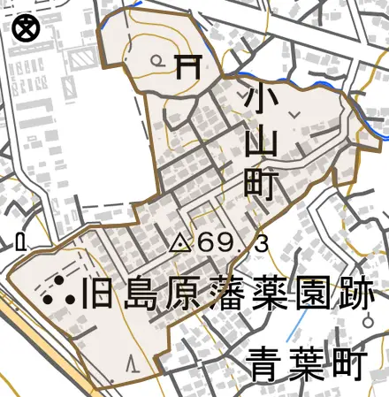 小山町とその周辺の地図。町の範囲を重ねている