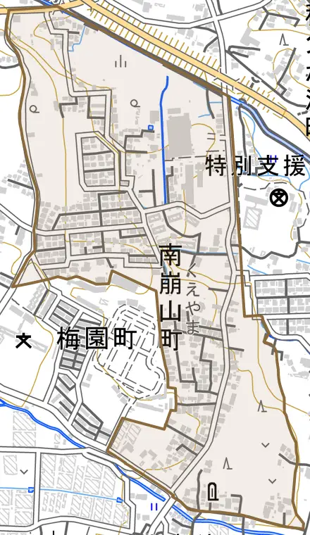 南崩山町とその周辺の地図。町の範囲を重ねている