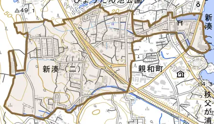 新湊とその周辺の地図。町の範囲を重ねている
