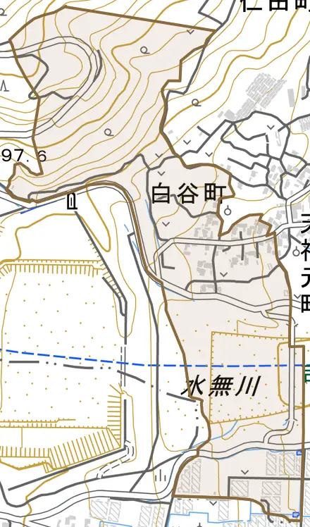 白谷町とその周辺の地図。町の範囲を重ねている