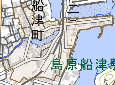 津町とその周辺の地図。町の範囲を重ねている