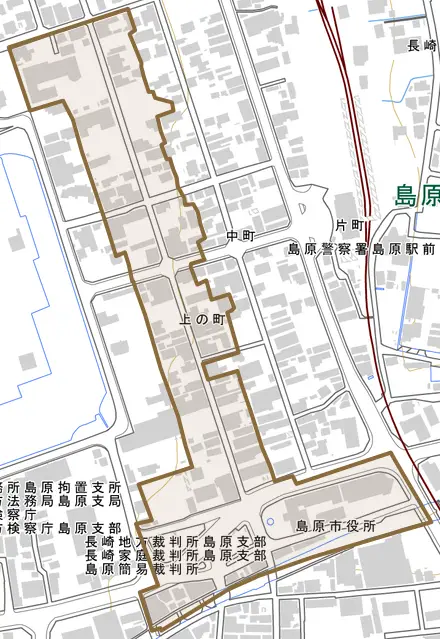 上の町とその周辺の地図。町の範囲を重ねている