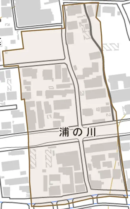 浦の川とその周辺の地図。町の範囲を重ねている