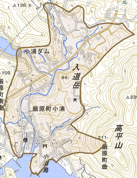 厳原町小浦とその周辺の地図。町の範囲を重ねている