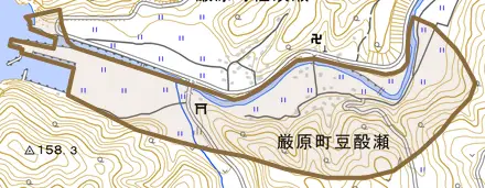 厳原町豆酘瀬とその周辺の地図。町の範囲を重ねている