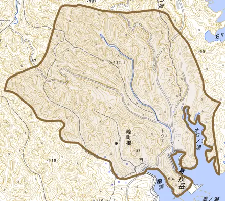 峰町櫛とその周辺の地図。町の範囲を重ねている